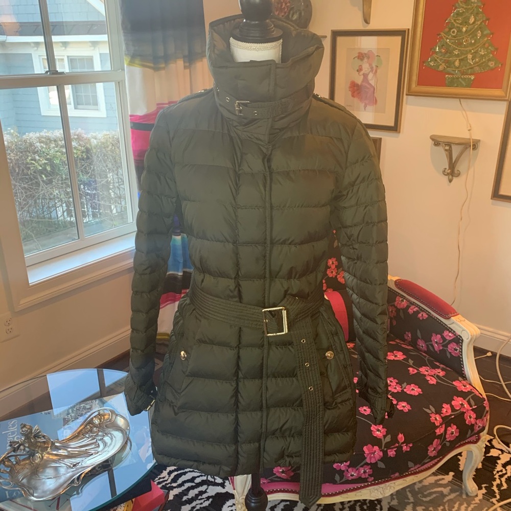 Burberry, Harrowden Belted Puffer Coat Sz.L, barely worn, gorgeous! Army Green